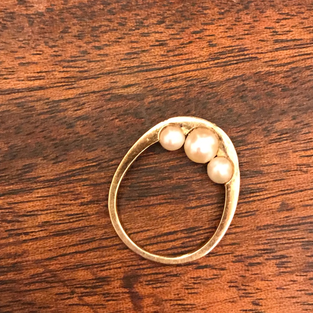 Unique Gold Ring - image 2